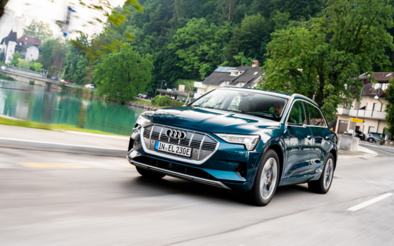 Deset držav v 24 urah: Audi e-tron na turneji 