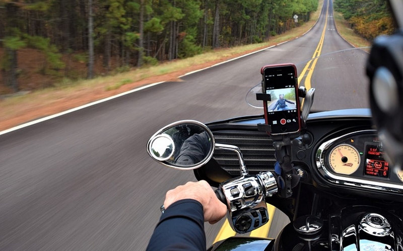 iPhone ne mara vožnje z motorjem